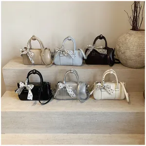 Vintage women handbag small square shoulder crossbody bag solid color casual commuting bag.