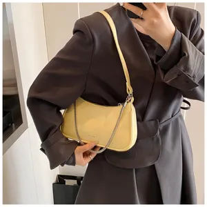 Bolso de hombro amarillo moderno con correa de cadena y cuero liso para mujeres commuting.
