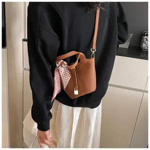Koreanischer Stil braune Leder Eimer Tasche mit Schloss und schickem Schal für Alltag