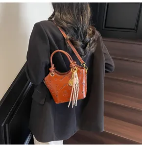 Retro casual bucket bag for women 2025 spring new textured shoulder bag stylish handbag