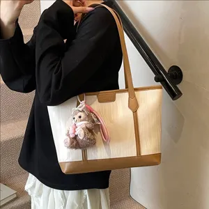 Damen Große Kapazität Tragetasche PU Leder Farbblock Pendeln Umhängetasche Mit Plüsch Anhänger Mode Handtasche