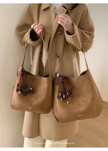 Braune Wildleder Retro Hobo Schultertasche mit Hundehänger und grossem Alltagsstauraum
