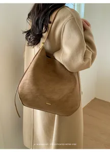 Minimale braune Damen Umhängetasche Shopper, große Kapazität schicke Retro Beuteltasche Alltag.