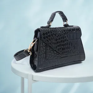 Sac à main pour femme noir motif crocodile, élégant sac bandoulière poignée pour tous les jours.