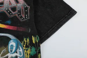 T-shirt graphique vintage délavé pour homme et haut à manches courtes stylé.