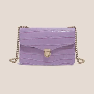 Elegante borsa a tracolla in pelle PU con texture coccodrillo viola e catena dorata vista principale