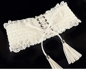 Weißer Spitzen-Korsettgürtel mit Quasten-Detail, eleganter elastischer Taillengürtel.