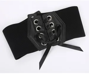 Dettaglio cintura corsetto elastica larga nera da donna, allacciatura PU con occhielli.