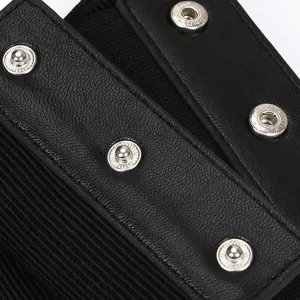 Cintura larga da donna nera elastica con bottoni a pressione metallici accessorio.