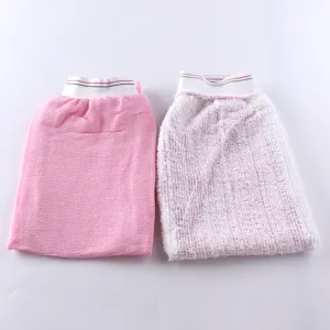 Vista detallada de guantes de baño exfoliantes de doble capa, manoplas para el cuerpo.