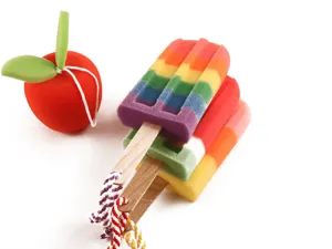 IJsjesspons badborstel met houten handvat en fruitreinigingsspons set voor thuis.