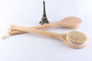 Long handle wooden body bath brush with natural bristles for deep skin cleaning and dry brushing.