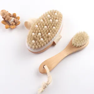 Set di spazzole da bagno in legno naturale con setole morbide e nodi per massaggio.