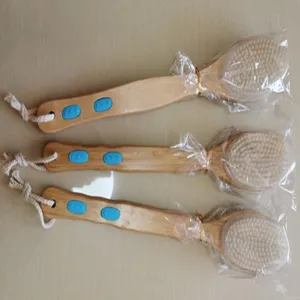 Ξύλινη βούρτσα μπάνιου μακριάς λαβής με μαλακές τρίχες και αντιολισθητική λαβή σιλικόνης για πλάτη.
