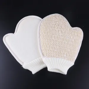 Detailaufnahme des Peeling-Duschhandschuhs mit weicher Textil- und strukturierter Mesh-Seite.