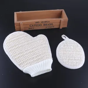 Peeling Luffa Duschhandschuh und runder Schwamm Set fuer koerperliche Reinigung im Bad.