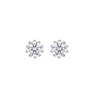 Silver crown claw-set sparkling crystal stud earrings for women, simple and daily wear.
