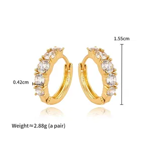 Boucles d'oreilles créoles plaquées or avec zircons étincelants Élégant bijou pour femmes