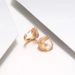 Affascinanti orecchini a cerchio coccinella placcati oro rosa, design geometrico carino donna.