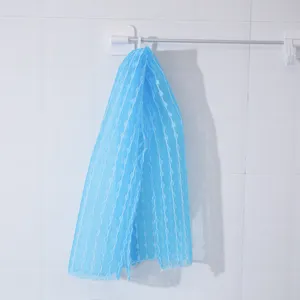 Toalla de baño de red de nylon azul para la espalda, vista detallada del diseño texturizado.