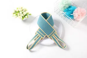 Correa exfoliante azul para la ducha y la espalda con doble asa y textura rugosa para el cuerpo.