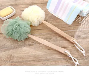 Éponge de douche à long manche en bois, filet doux pour gommage et nettoyage du dos.