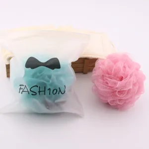 Zachte mesh badspons douchepoef met matte opbergtas voor dagelijkse lichaamsreiniging.
