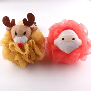 Weihnachts Duschschwamm Set mit süßem Rentier und Weihnachtsmann Plüschtier Design für Geschenke.