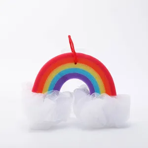 Regenbogen Badeschwamm mit weißen Netz-Wolken und rotem Aufhängeband für süße Dusche.