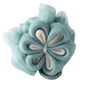 Spugna da bagno in rete PE a forma di fiore, soffio da doccia azzurro e bianco morbido.