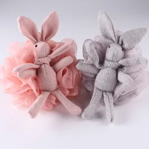 Joli ensemble d'éponge de bain lapin, loofah en filet doux pour le corps, rose et gris charmant.