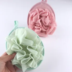 Gedetailleerde handheld badspons, fijn mesh zacht materiaal, comfortabele lichaamsdouche wasbloem.