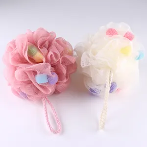 Grote set van badspons van gaas met kleurrijke spons binnenin, zachte douchebal voor lichaam.
