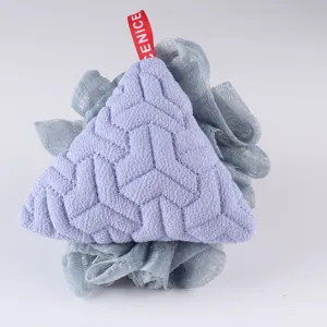 Spugna da bagno creativa in stile coreano con struttura a triangolo viola e passante, rete morbida.