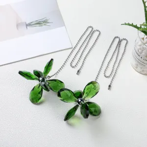 Détail de chaîne de traction de ventilateur en cristal vert, pendentif brillant lampe.