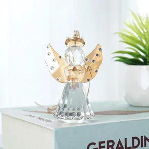 Figurine ange en cristal champagne et transparent étincelant pour la décoration et noël.