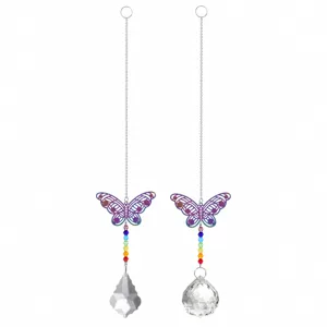 Schmetterling Kristall Sonnenfaenger Detailansicht, farbiger Metallhaenger mit Prismen 32cm