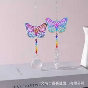 Regenbogen Schmetterling Kristall Sonnenfaenger Haengender Anhang mit bunten Perlen.