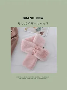 Sciarpa incrociata in peluche inverno caldo scaldacollo tinta unita con accessorio catena.