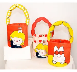 Cute quilted bucket bag for women, soft cotton stuffed handbag, casual daily carry tote.