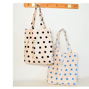 Sac cabas en toile style coreen avec motif pois classique, sac epaule pour usage quotidien.
