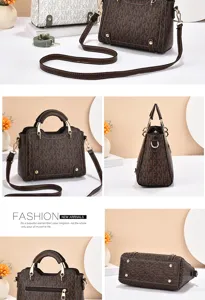 Sac bandoulière en cuir monogrammé marron vue détaillée avec poignées et quincaillerie dorée.