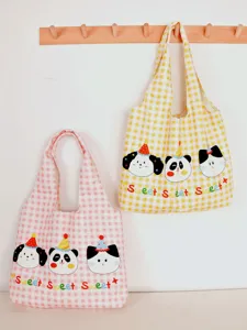 Cute plaid canvas tote bag, large capacity single shoulder shopping bag for women and girls.