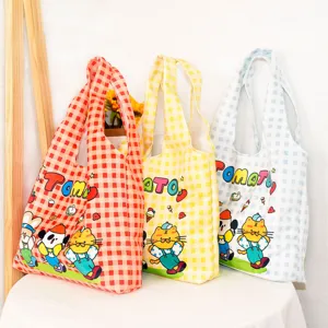 Cute gingham plaid tote bag casual large capacity shoulder bag for women daily shopping use.