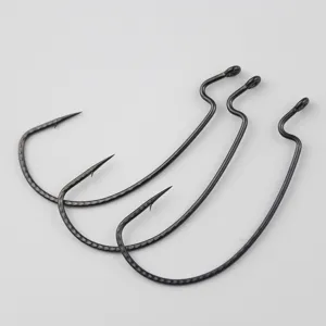 Dettaglio amo offset ad ampia apertura in acciaio al carbonio per la pesca al persico e esche.