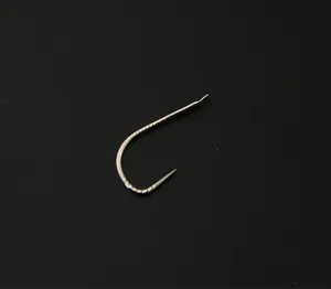 Hameçon de pêche sans barbillon avec motif d'écailles de dragon en acier au carbone.