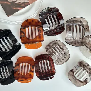 Retro curved hair claw clip set, stylish resin hair accessories for women's daily styling.