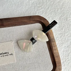 Korean style sweet bow hair clip for women, elegant mother of pearl texture duckbill barrette.