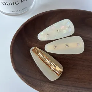 French vintage acetate hair clips set with sparkling rhinestones for elegant daily hairstyles.