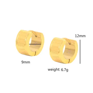 Orecchini a cerchio in acciaio dorato con numeri romani, dimensione 12mm e peso 6.7g.